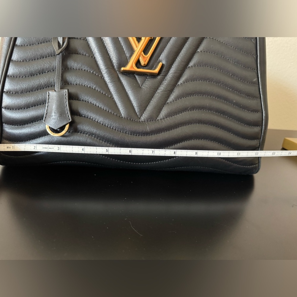 LV New Wave GM Black – Leaving Poshmark Friday! Urgent Sale - Picture 4 of 16
